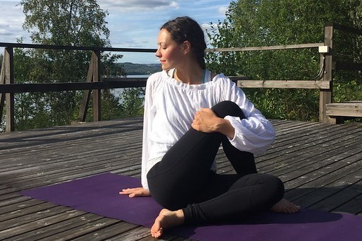 Yogalærerens erfaringer: Kan yoga bidra til å bearbeide traumer?   