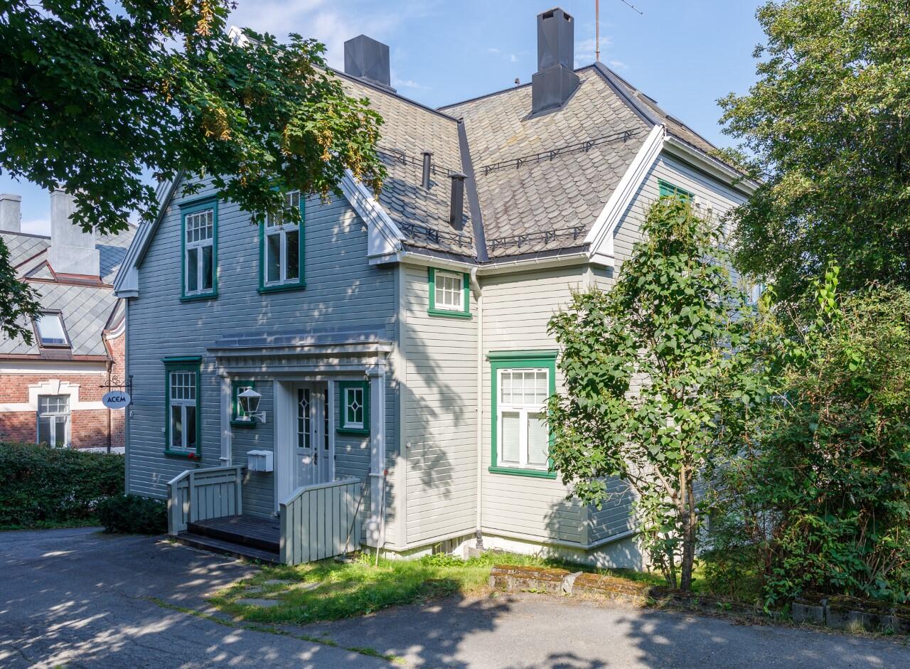 Dugnad i Acem-huset